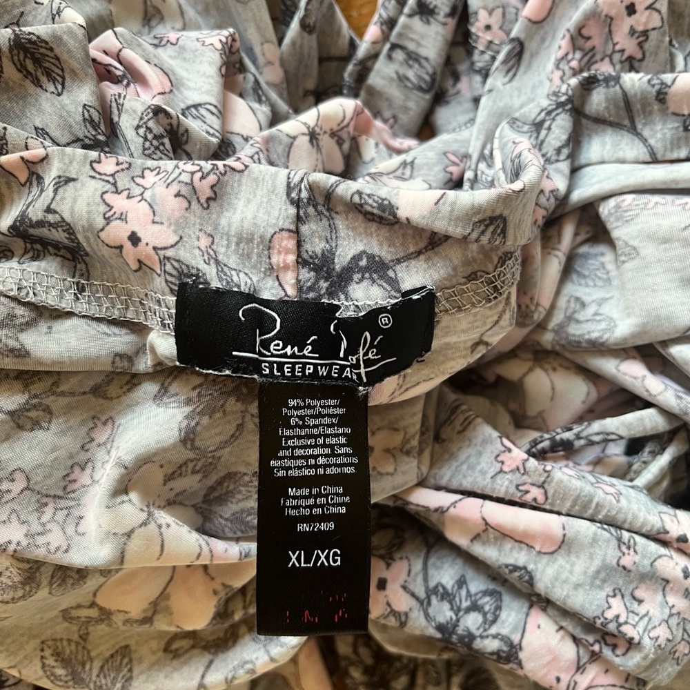 Rene Rofe Gray Pink Floral Pajama With Matching Robe - Picture 5 of 6